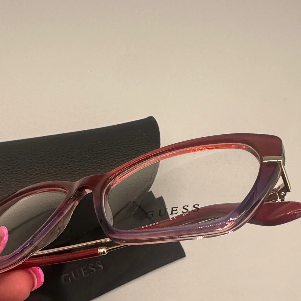 GUESS GU3018 D74 Women’s Cat‑Eye Optical Frames – Red Ombre – NEW with Case